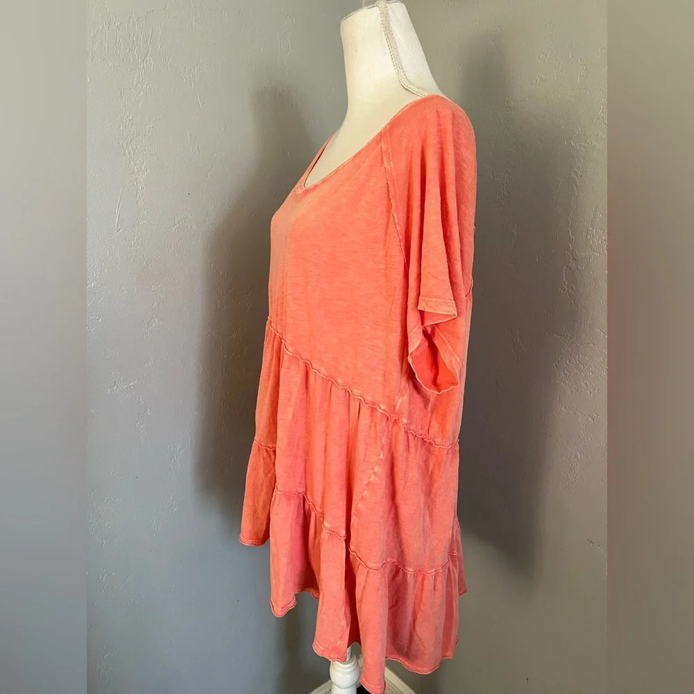Torrid coral Tiered Short Sleeve Blouse.   Size 3